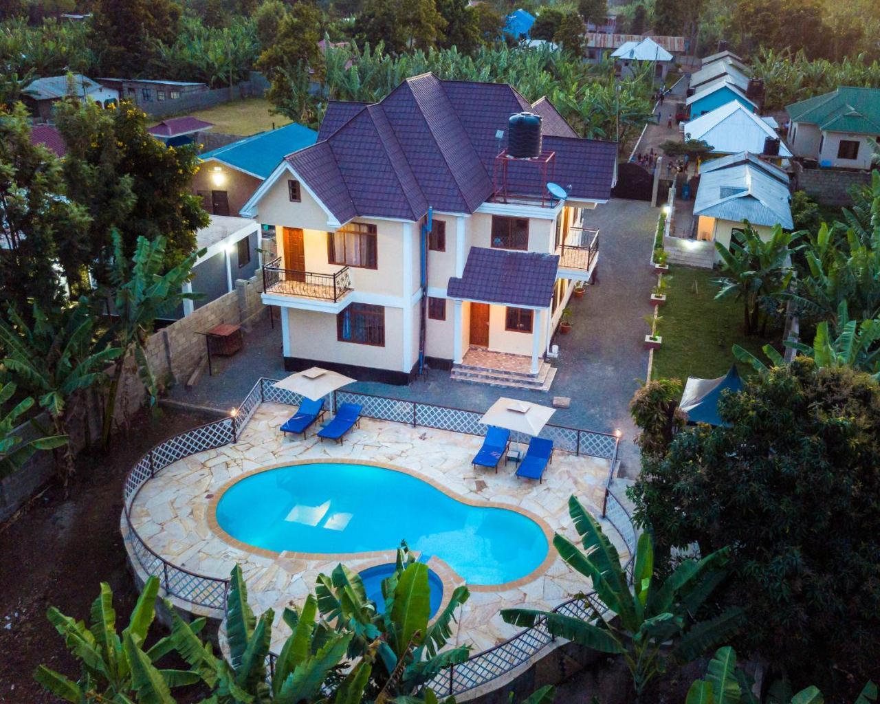 Rayan Apartments & Safaris アルーシャ エクステリア 写真
